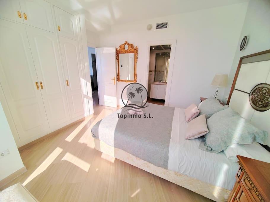 Sunny 3 Bed Island Puerto Marina