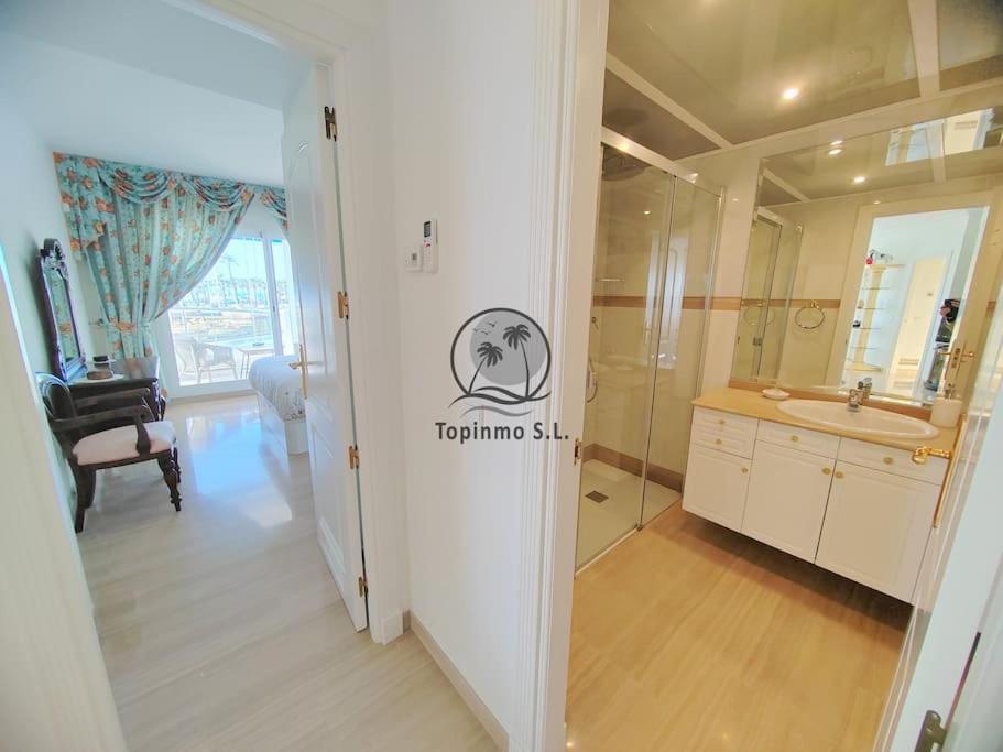 Sunny 3 Bed Island Puerto Marina *