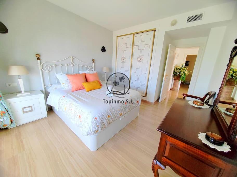 Apartment Sunny 3 Bed Island Puerto Marina Benalmadena