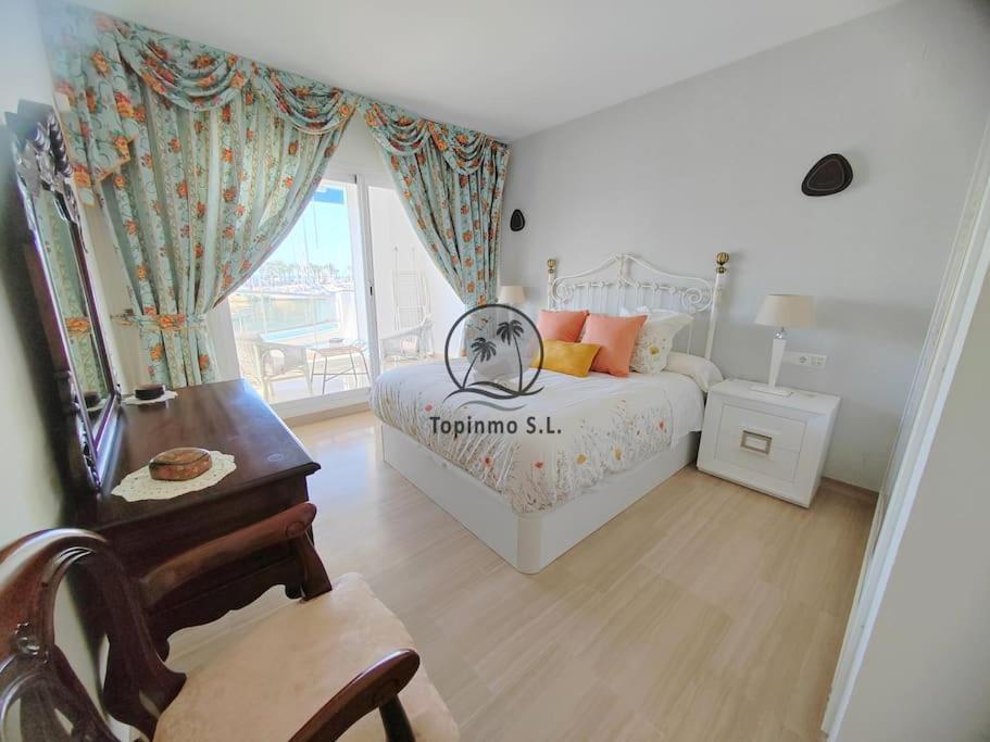 Sunny 3 Bed Island Puerto Marina Apartment *