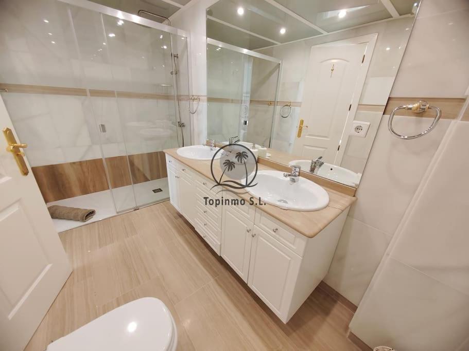 Sunny 3 Bed Island Puerto Marina Apartment *
