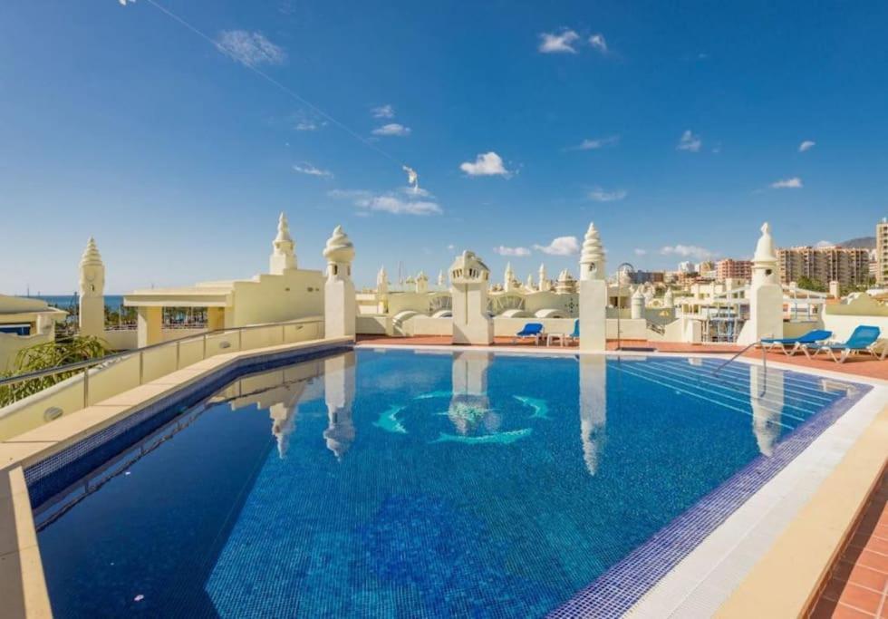 Sunny 3 Bed Island Puerto Marina Apartment Benalmadena