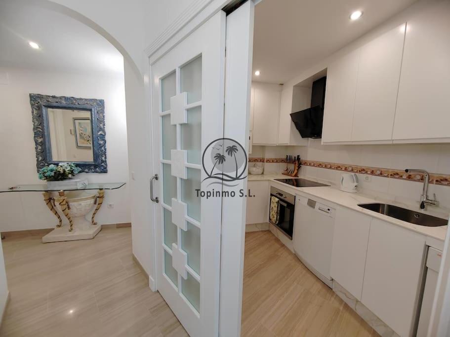 Sunny 3 Bed Island Puerto Marina Apartment *
