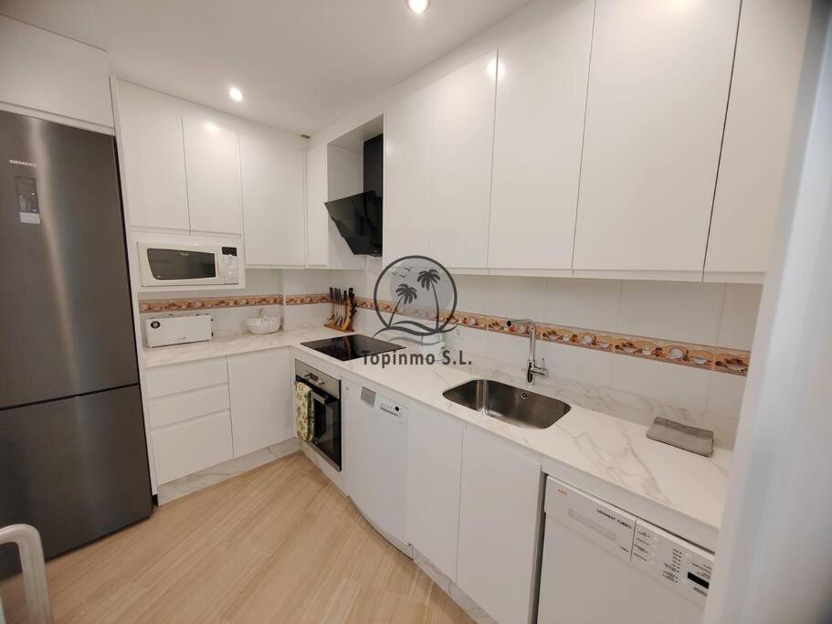 Sunny 3 Bed Island Puerto Marina Apartment